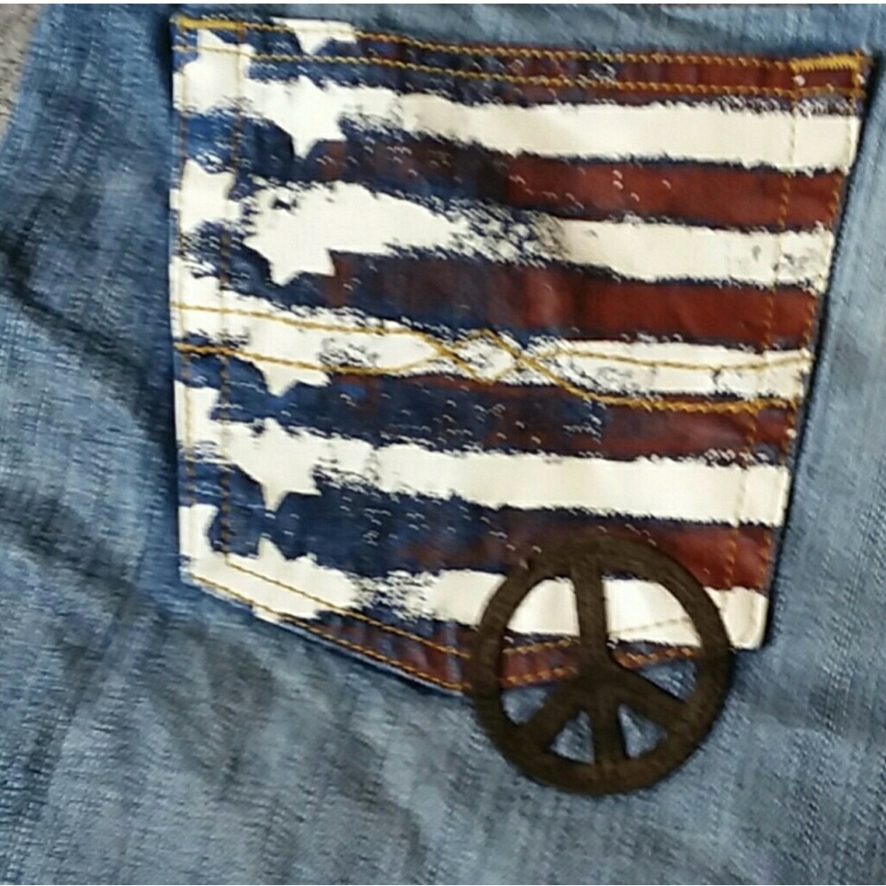 Lucky Brand Blue Jean Shorts with Flag Detail - Picture 4 of 9